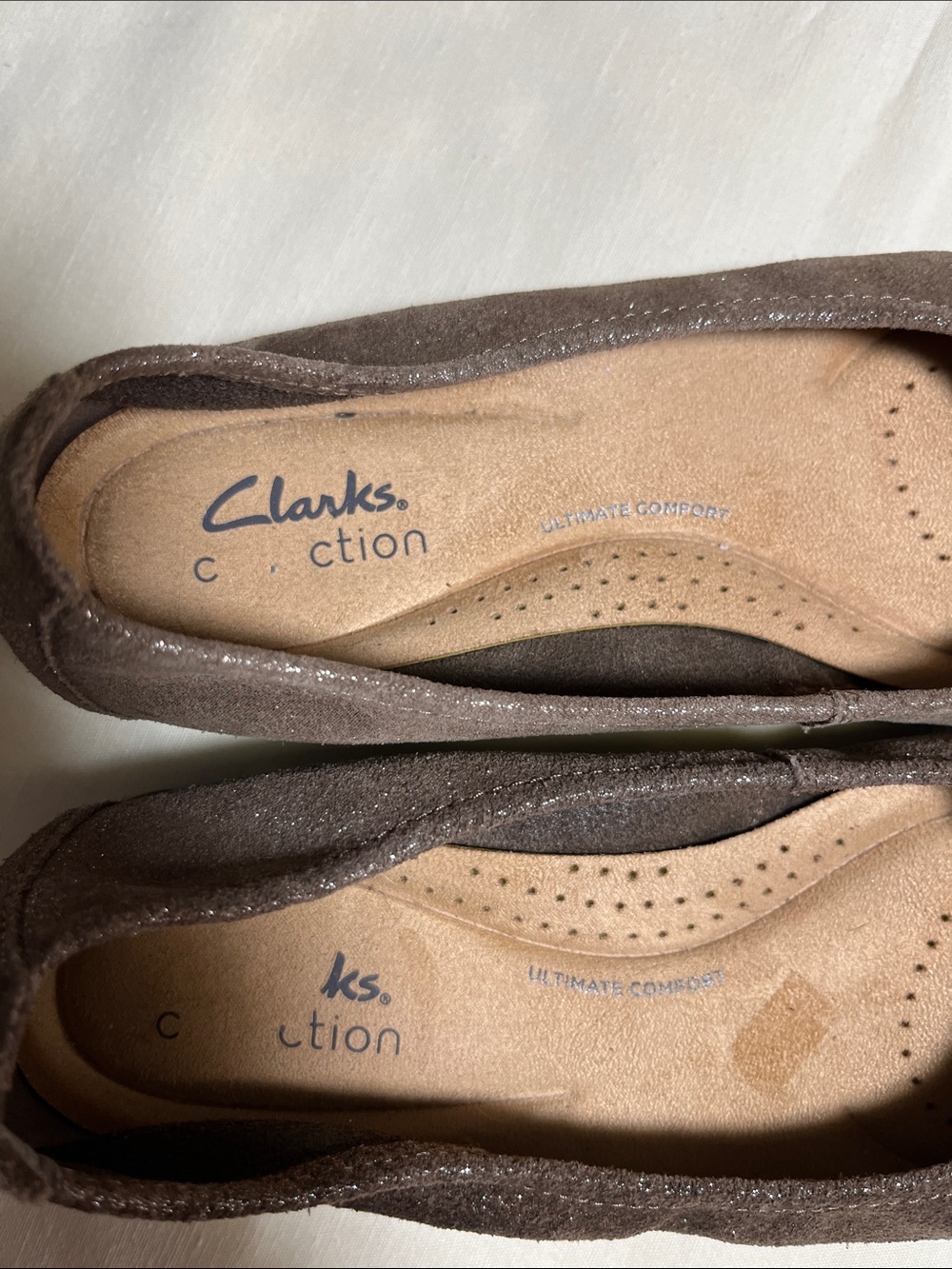 Clarks Collection Women's Brown Shimmery Suede Flats - Picture 4 of 7